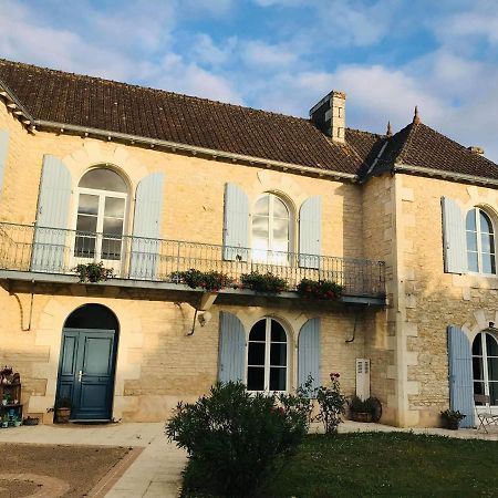 Les Clos Bleus Neuville-de-Poitou Екстер'єр фото