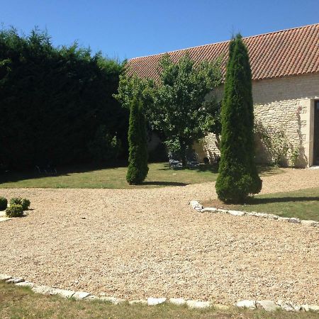Les Clos Bleus Neuville-de-Poitou Екстер'єр фото