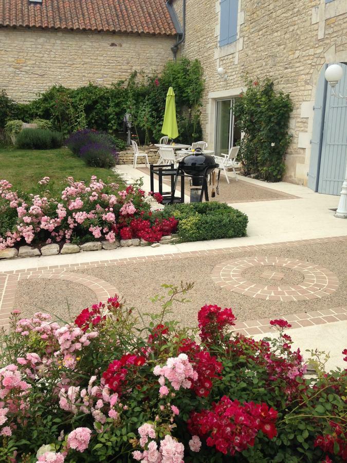 Les Clos Bleus Neuville-de-Poitou Екстер'єр фото